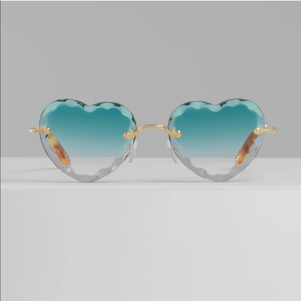 **SOLD**Chloe Rosie Heart Turquoise Gradient Sungl